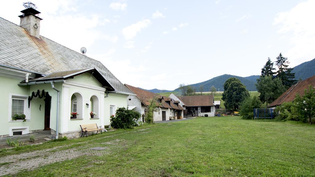 Zemianska Kuria Vachtar Hotel Kralova Lehota Exterior photo